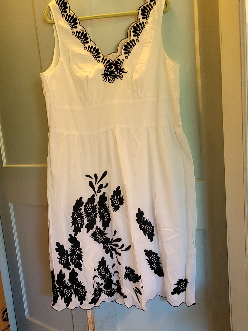 Donna Morgan White Cotton Dress with Black Floral Appliques & Embroidery